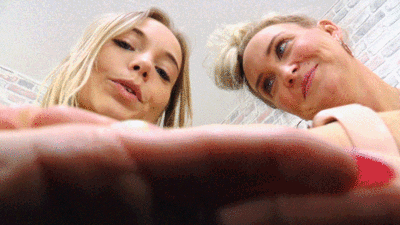 Queen Hanna and Mistress Jane - No air for you!