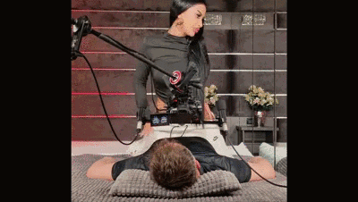 Suzi Eiss Sandokan and Faith - Cuckold party with masseur Richard - part 1